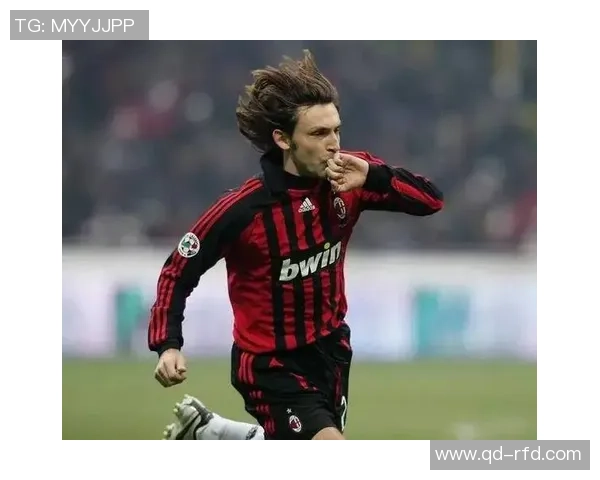 世界足球历史上的传奇球星有哪些他们的巅峰时刻和辉煌成就回顾